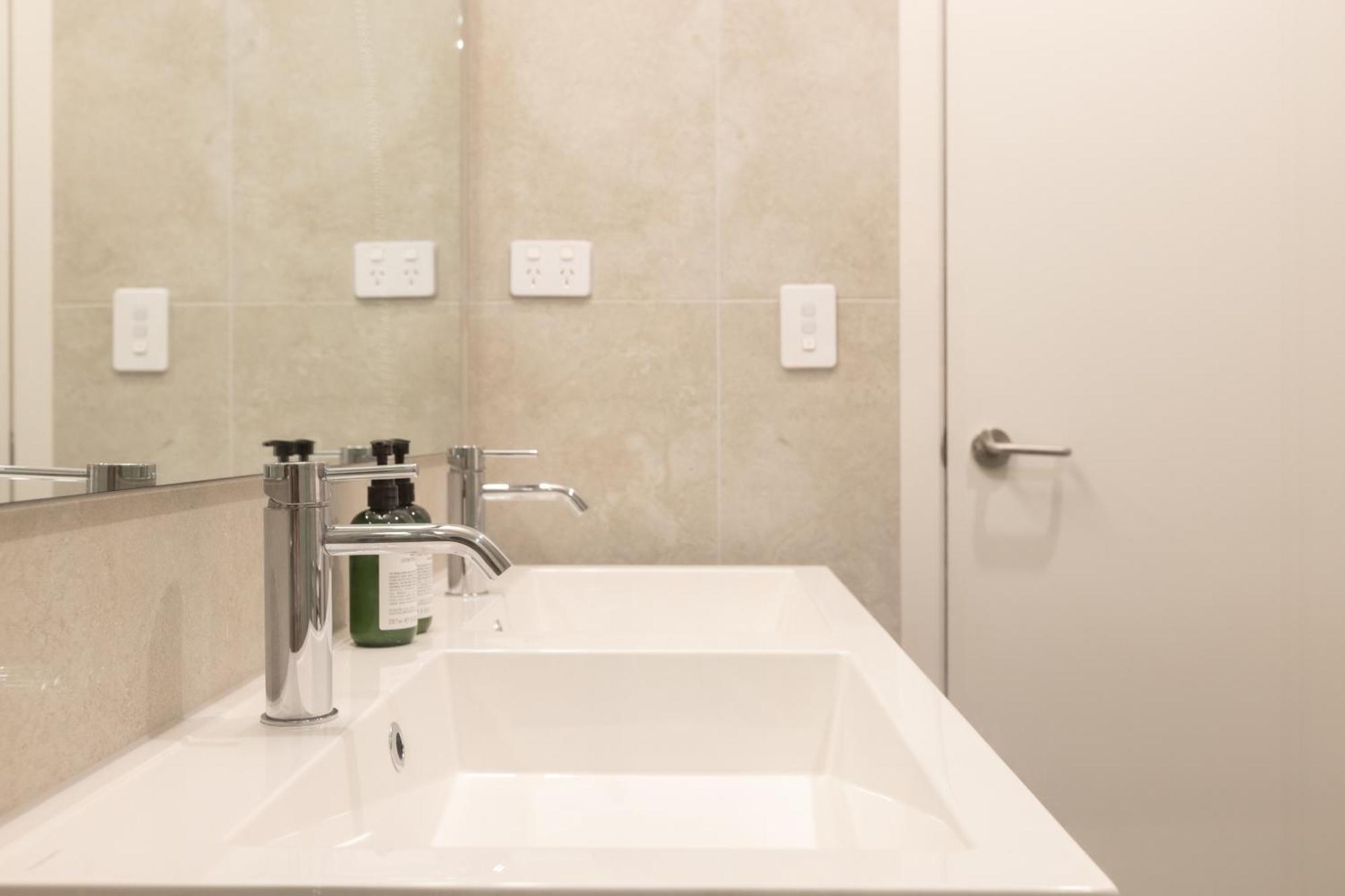 Luxury 2 Bedroom Cbd Apartment With Free Parking Christchurch Exteriér fotografie